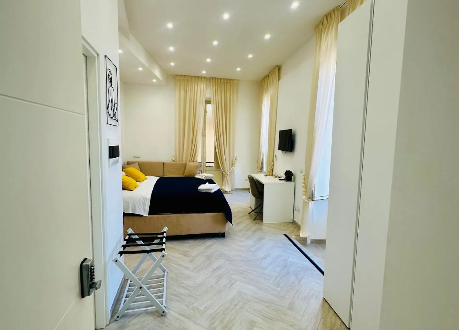 Pensión Hotel Flo' Nápoles