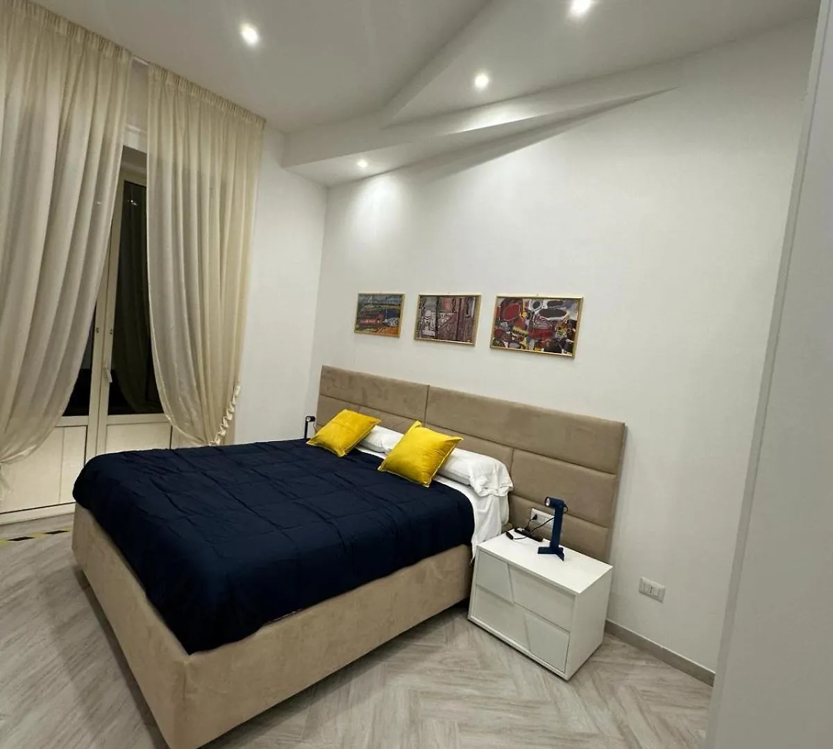 Flo' Hotel Naples Italy